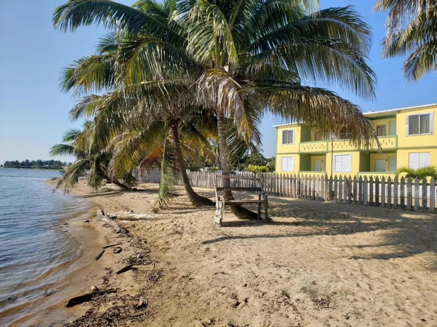Pal's on the beach - A Gold Standard Hotel