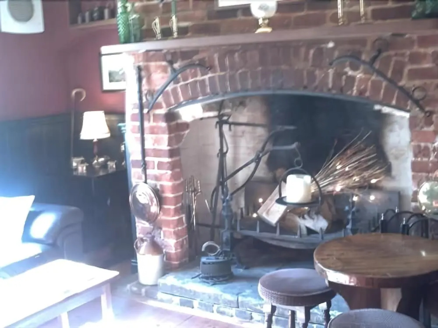 The Three Horseshoes