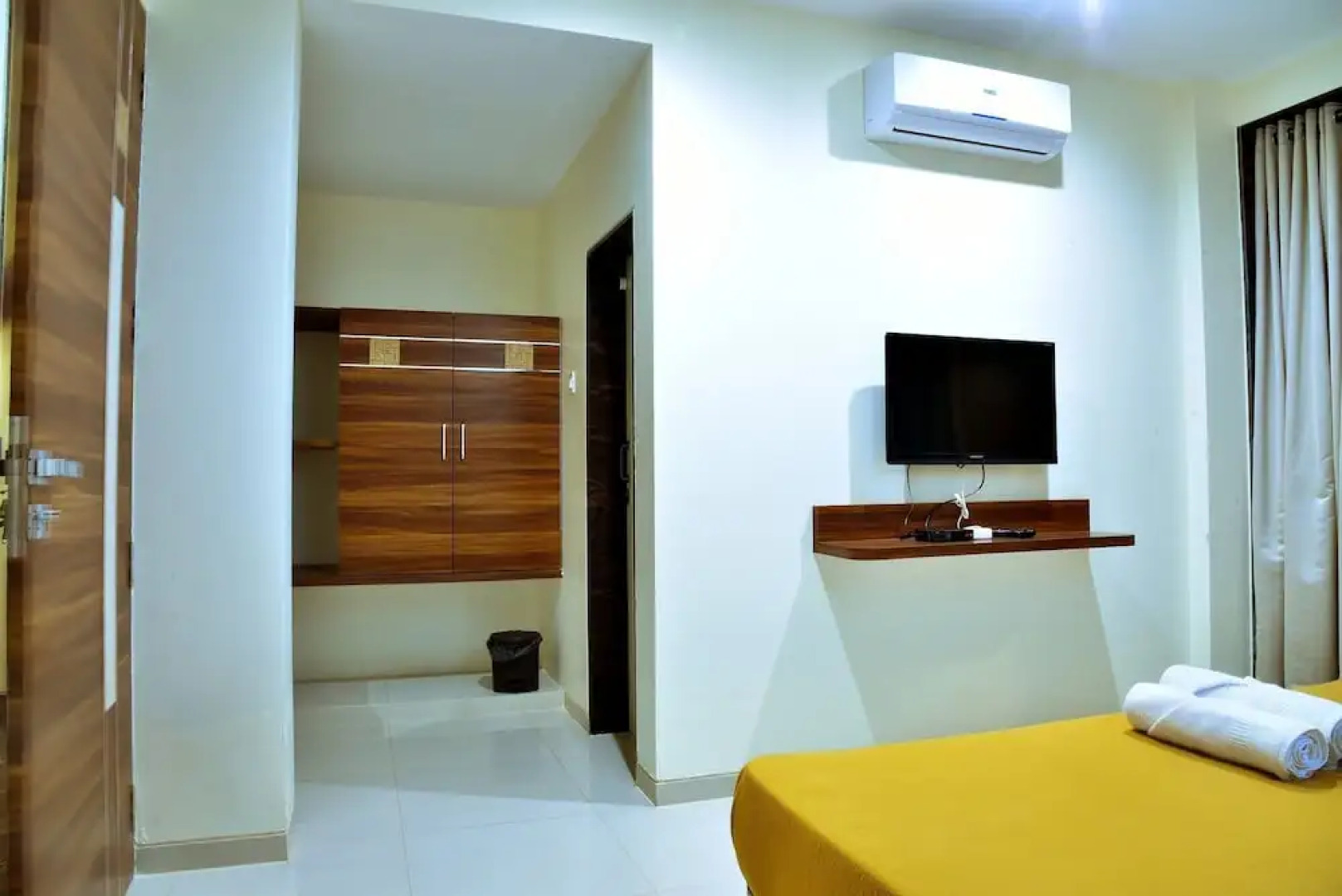 Hotel Sadhana Executive