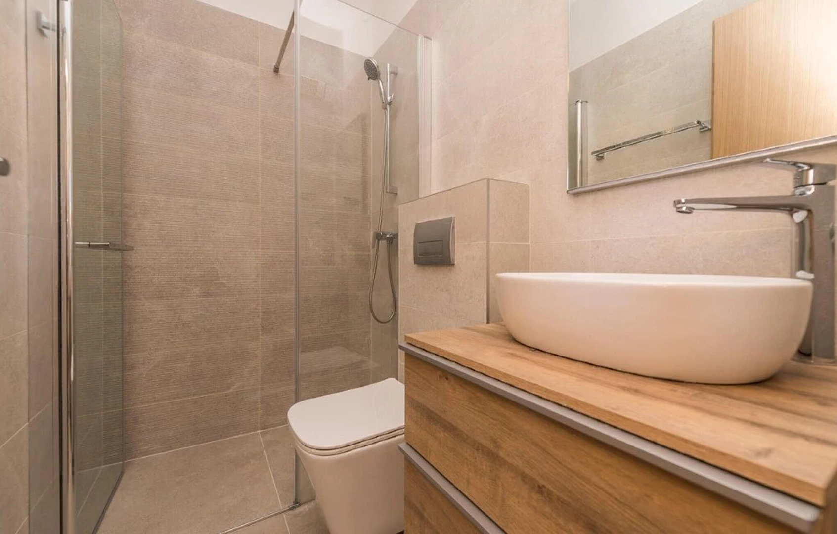 Amazing Home in Vrsi With 3 Bedrooms and Wifi