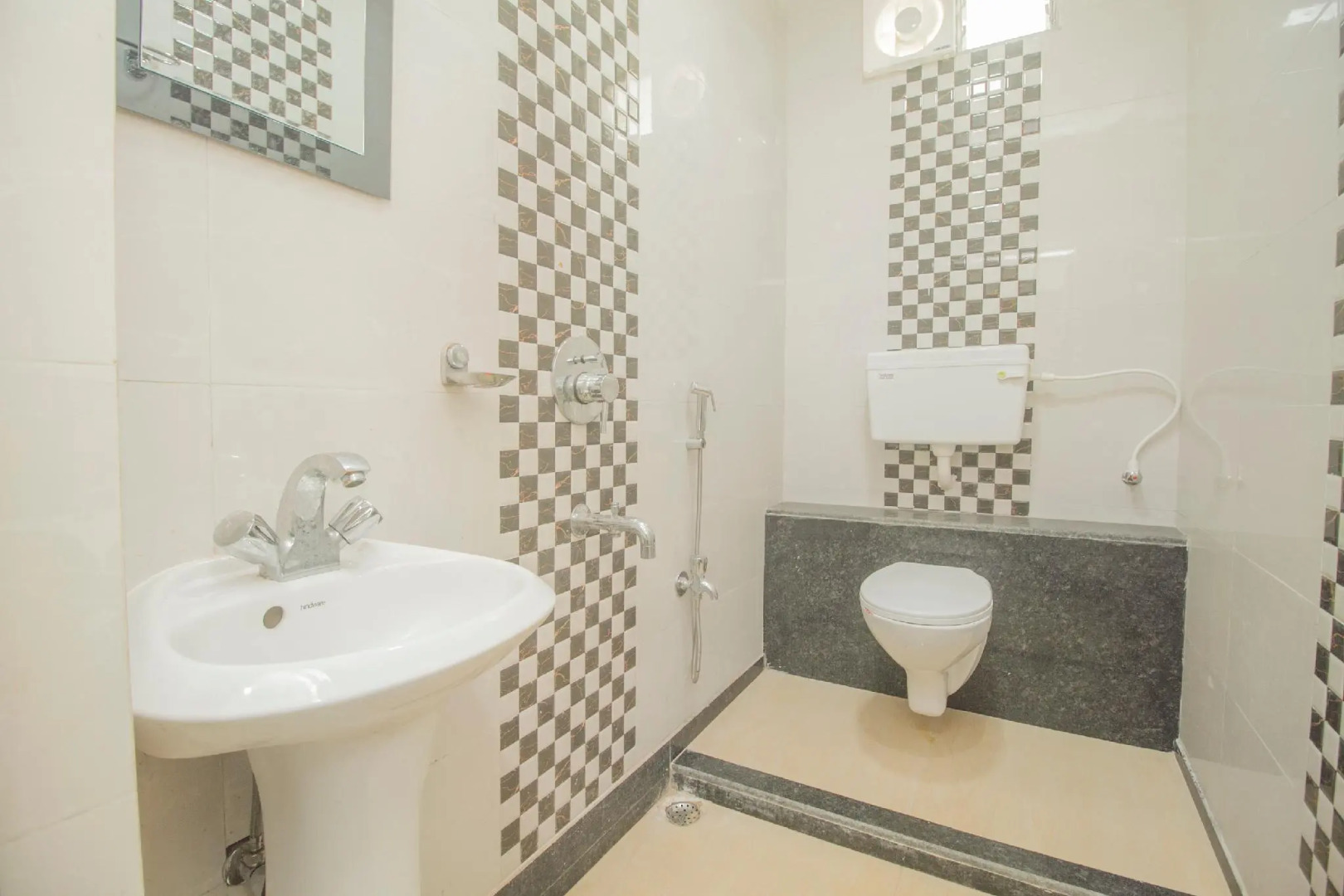 OYO 61107 Hotel Godavari