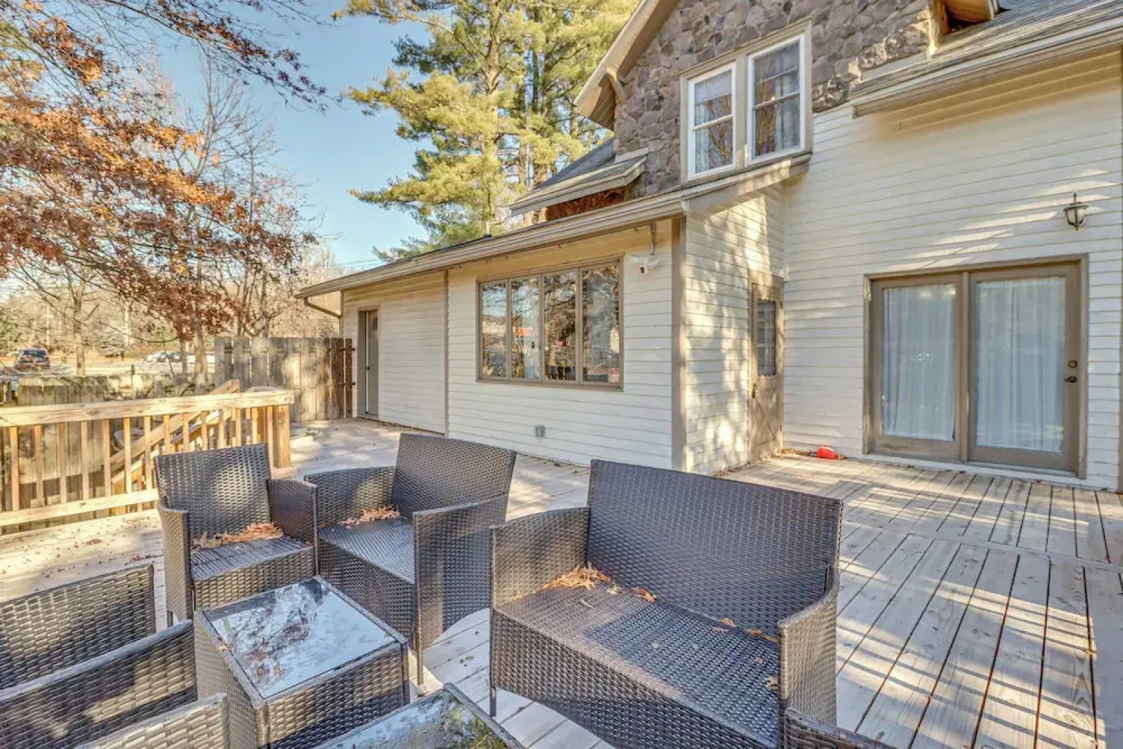 Charming Tannersville Home w/ Fire Pit + Deck!