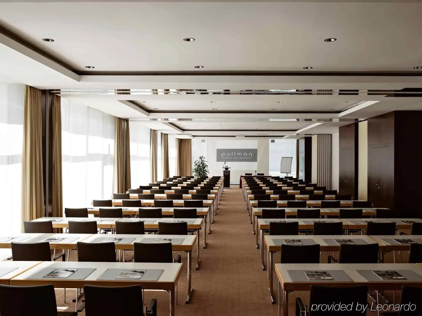 Occidental Dresden Newa