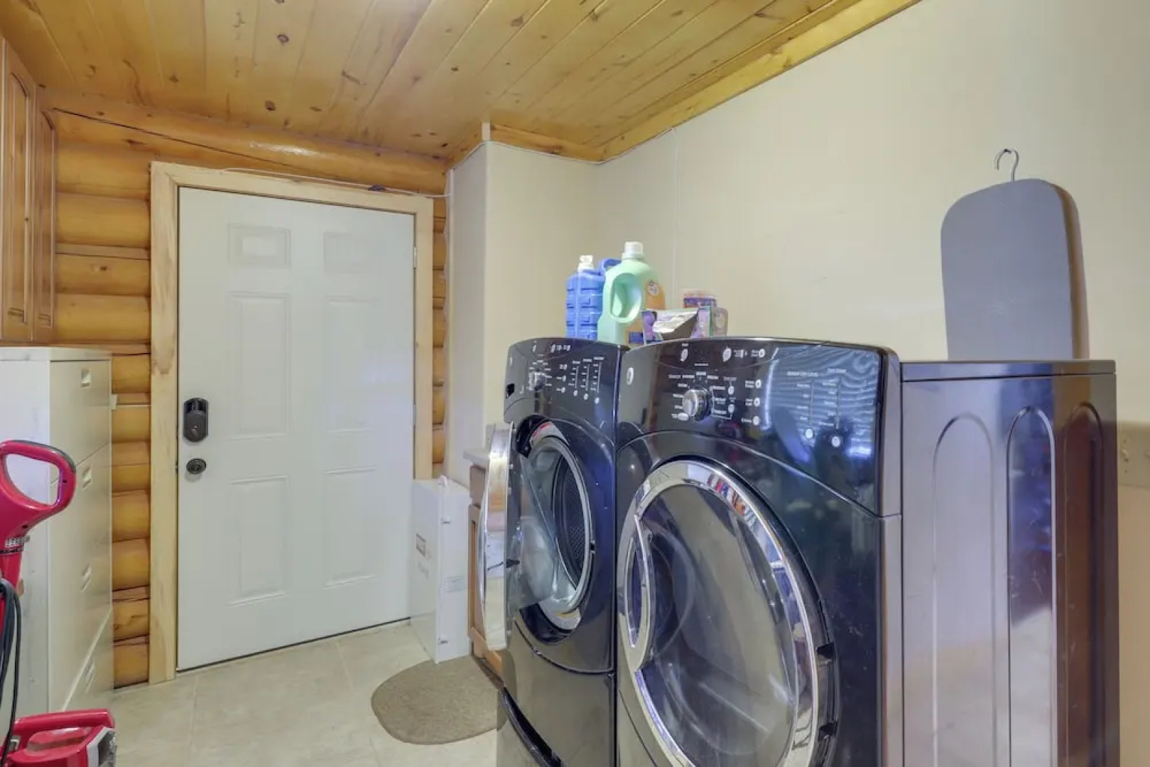 Large Sterling Cabin < 1 Mi to Palisade State Park