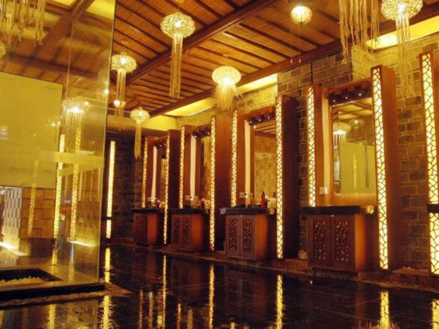 Tianfang Yuetan Hot Spring Resort