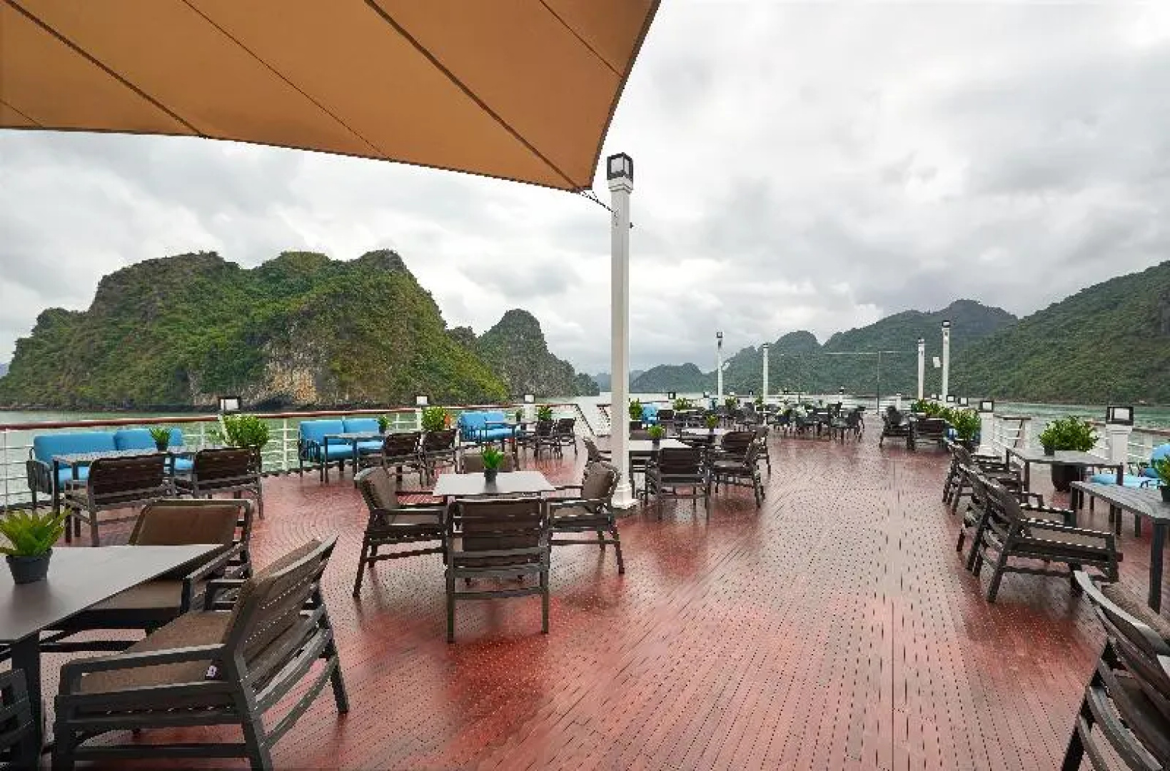 Paradise Grand Cruise Lan Ha Bay
