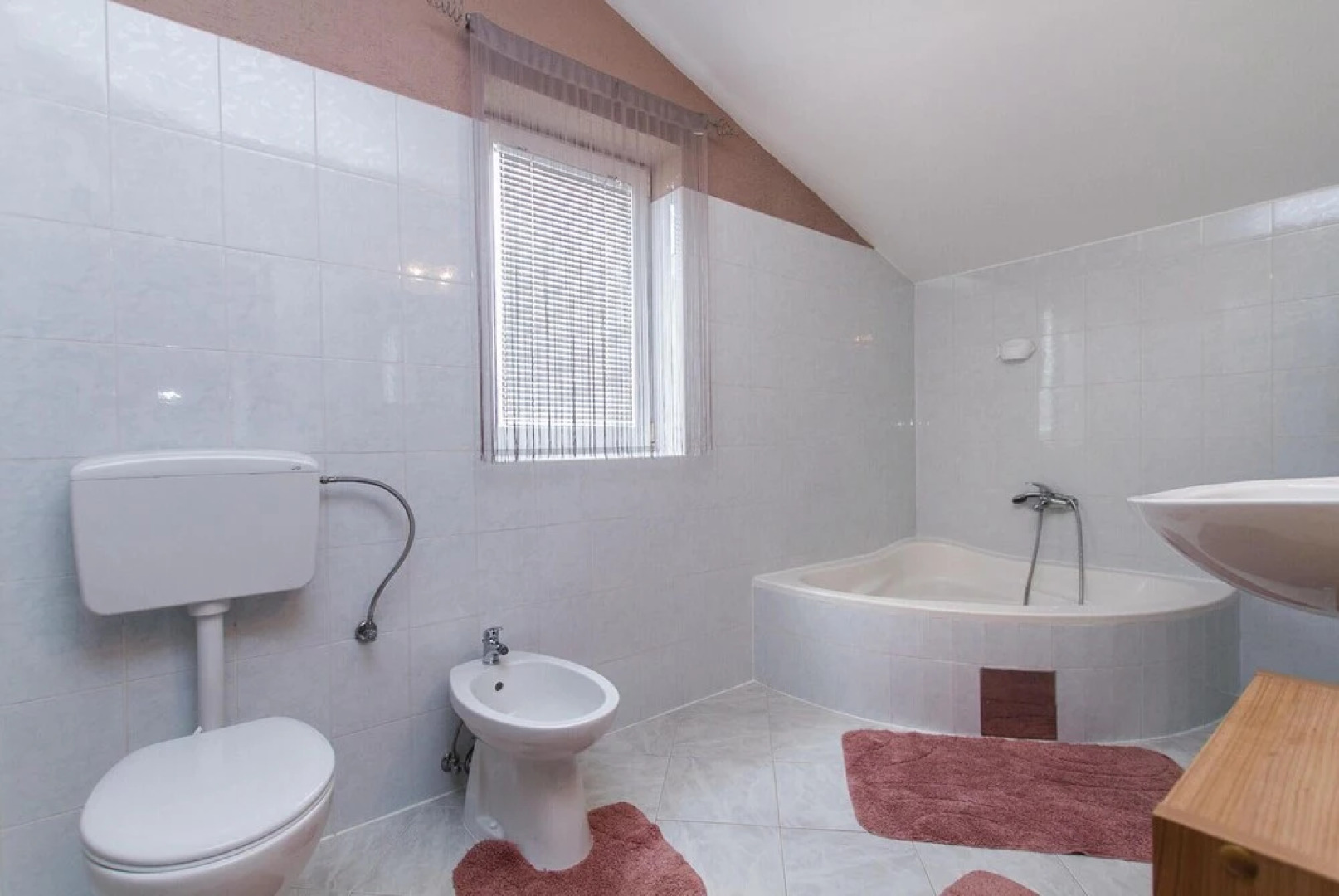 Amazing Home in Nedescina With Wifi and 5 Bedrooms