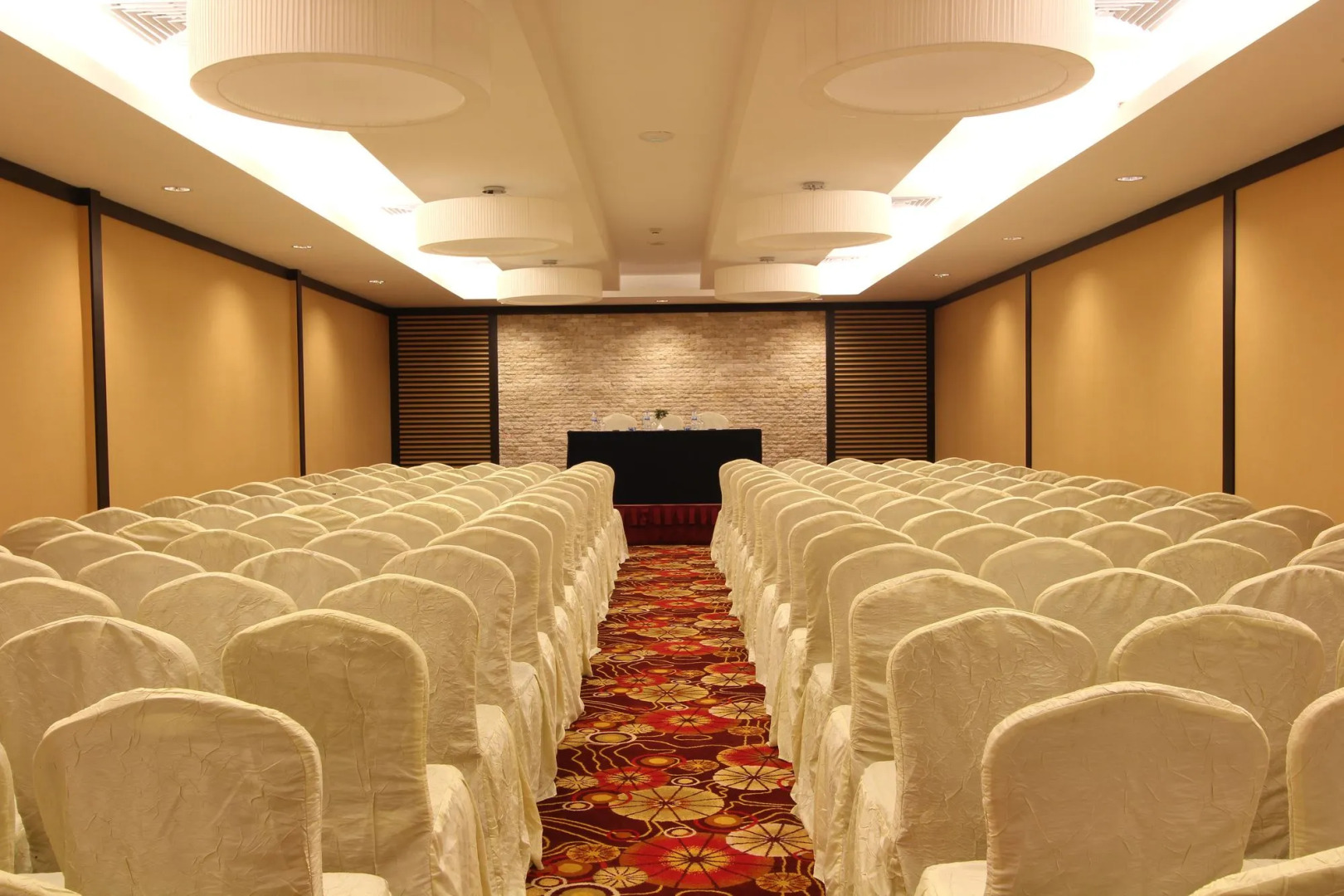 Harmoni Suites Hotel