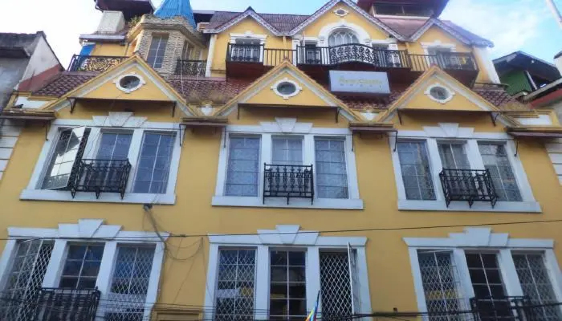 The New Castle Hotel