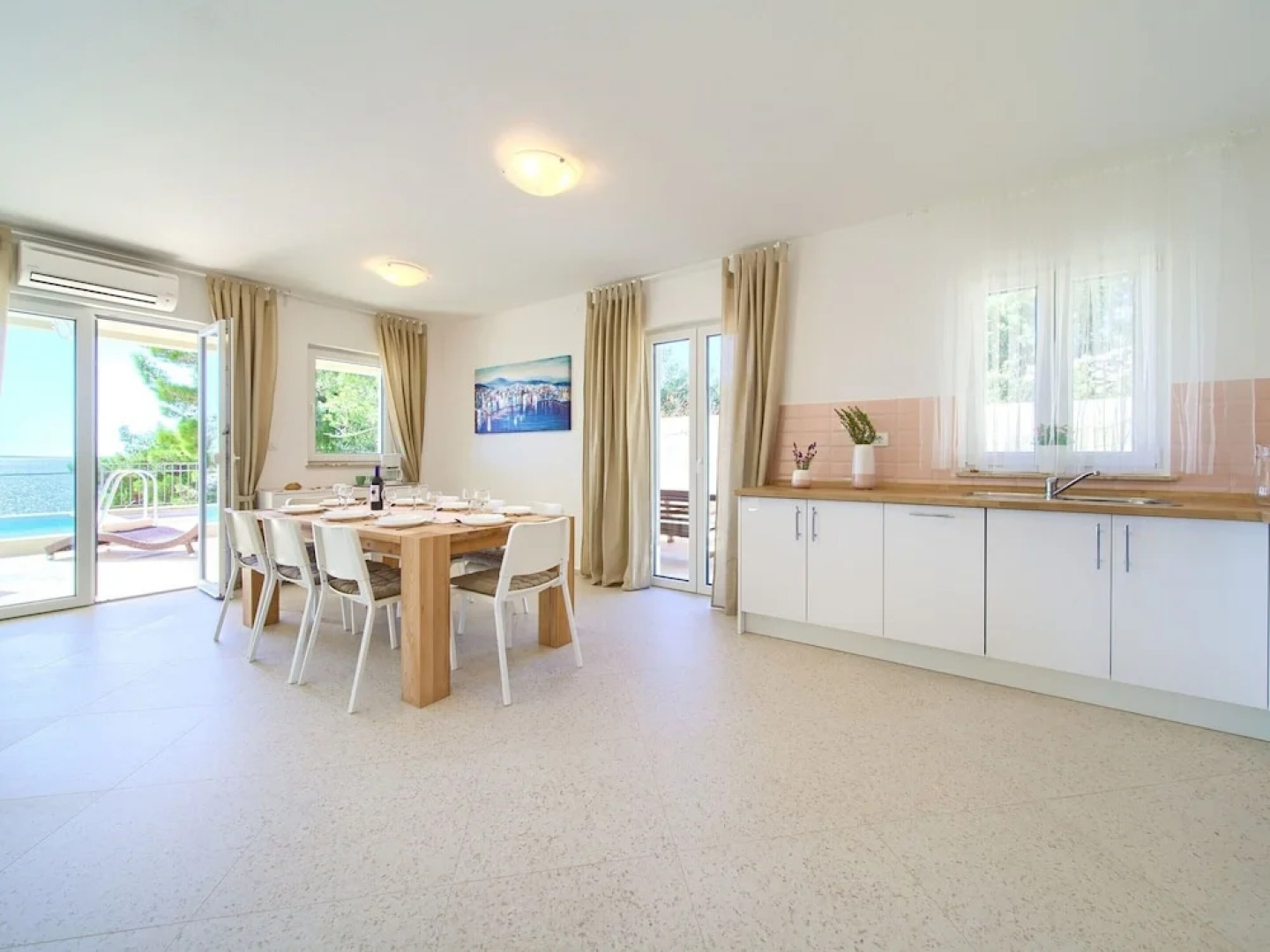 Villa in Cres With Sea Views & Pool