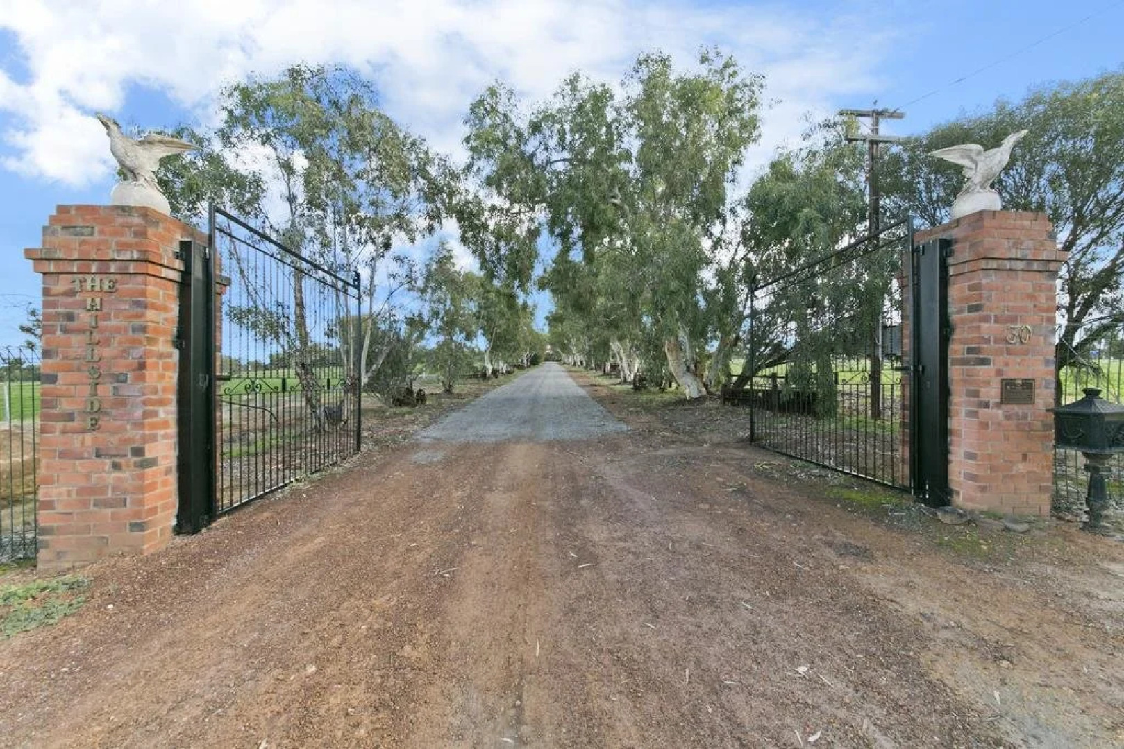 Hillside Country Retreat