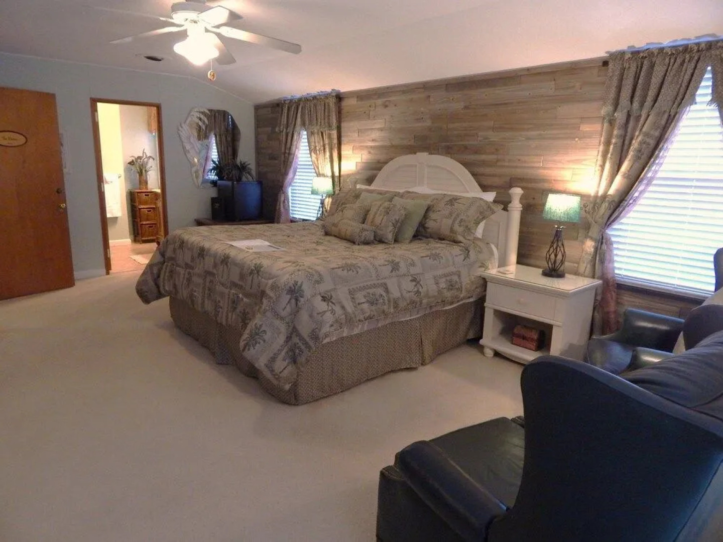 Brookside Mountain Mist Inn