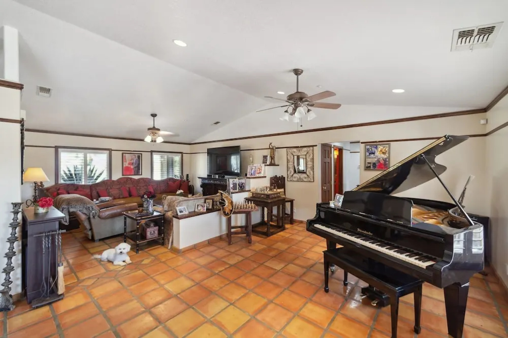 Countryside Spanish Hacienda W/ Spa, Horses, Views by Redawning