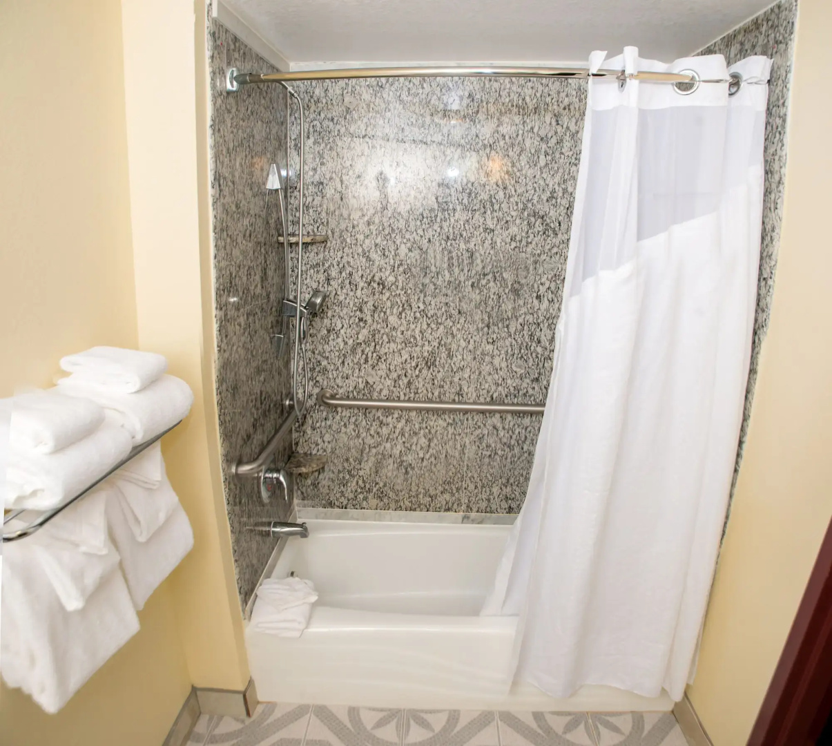 Holiday Inn Express & Suites Cocoa by IHG