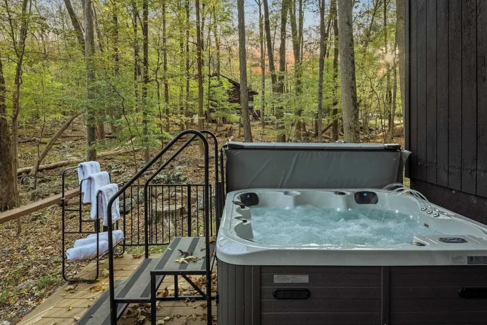 Hot Tub, Lake Access + Community Amenities Somerset Lodge by Avantstay