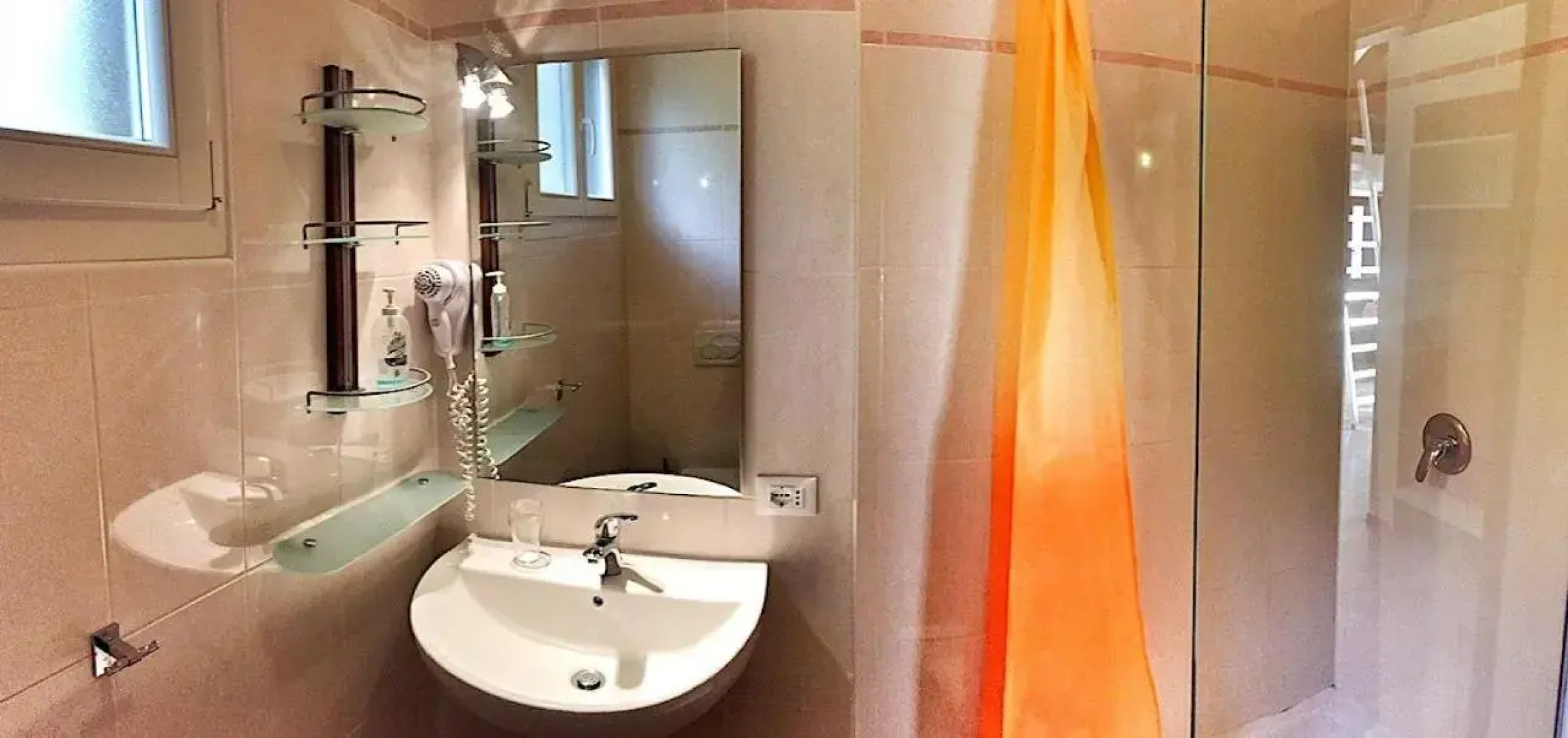 Amarys 1 With Amazing Lake View And Pool