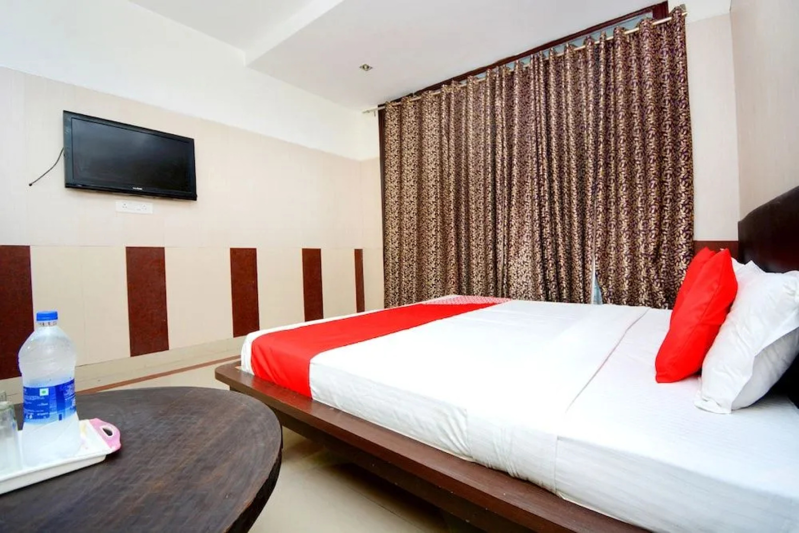 Hotel Piccadily by OYO Rooms