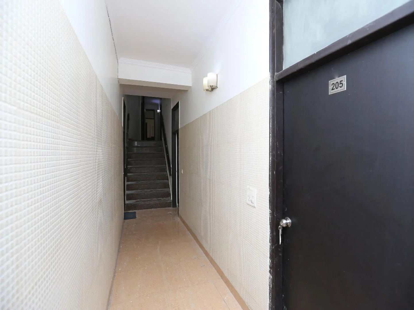 OYO 13672 Hotel Dhruv