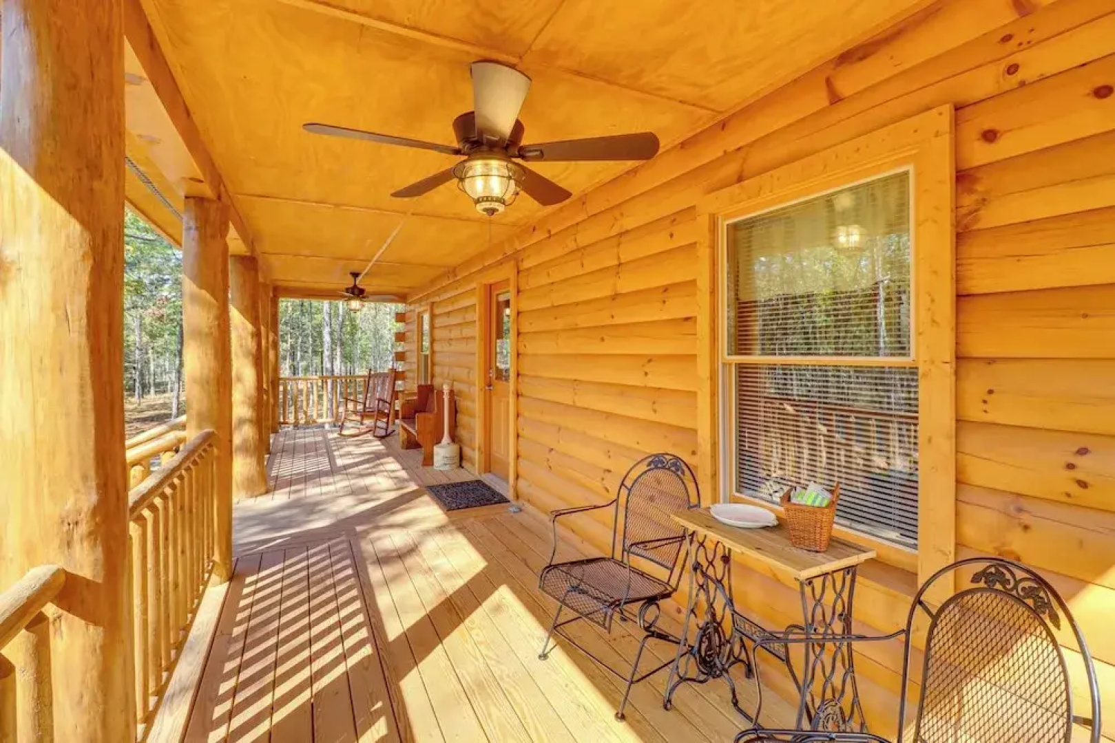 Tumbling Shoals Cabin Near Greers Ferry Lake!
