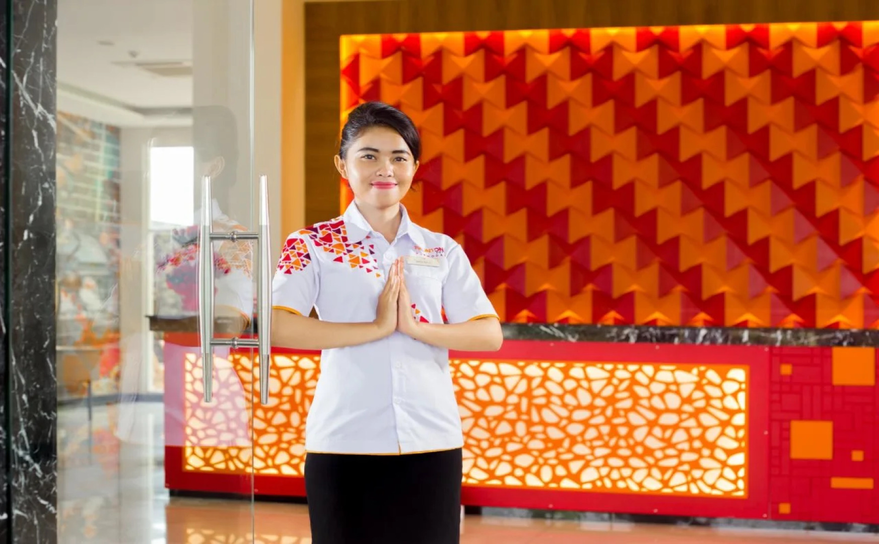 Front One Hotel Purwodadi