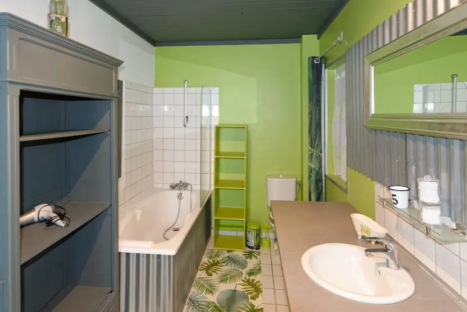 La Charmeuse D'etretat