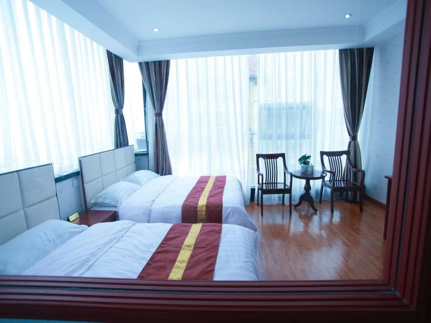 Young-Hi Holiday Inn