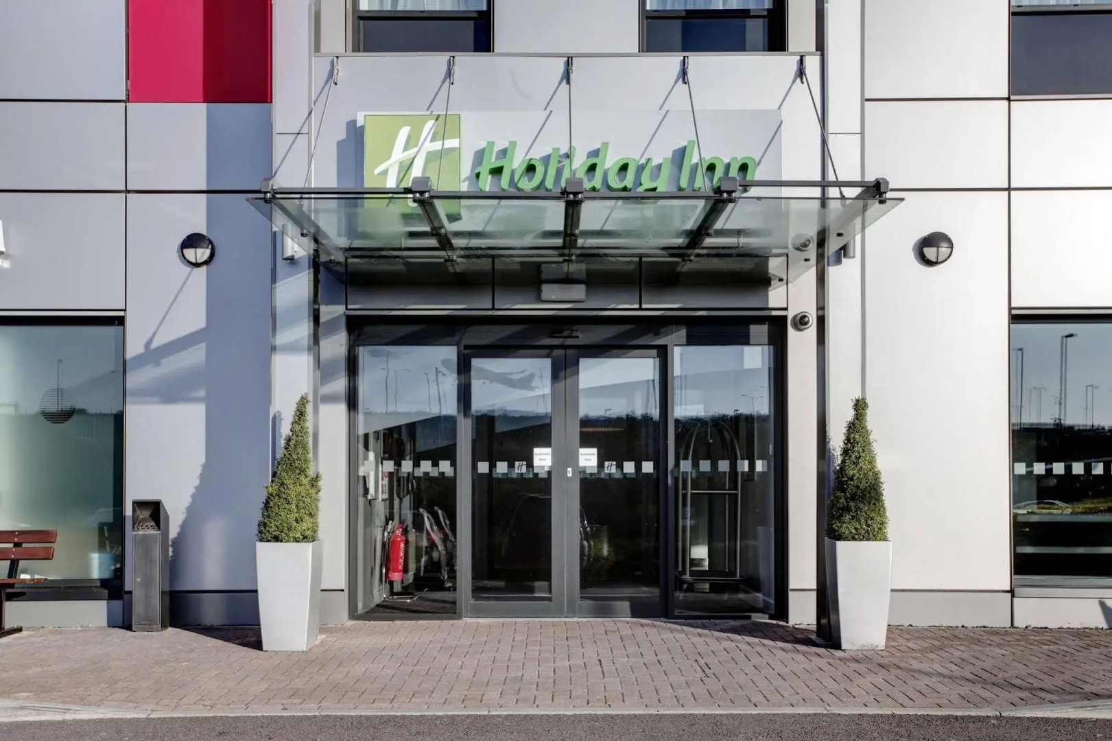 Holiday Inn London - Luton Airport by IHG