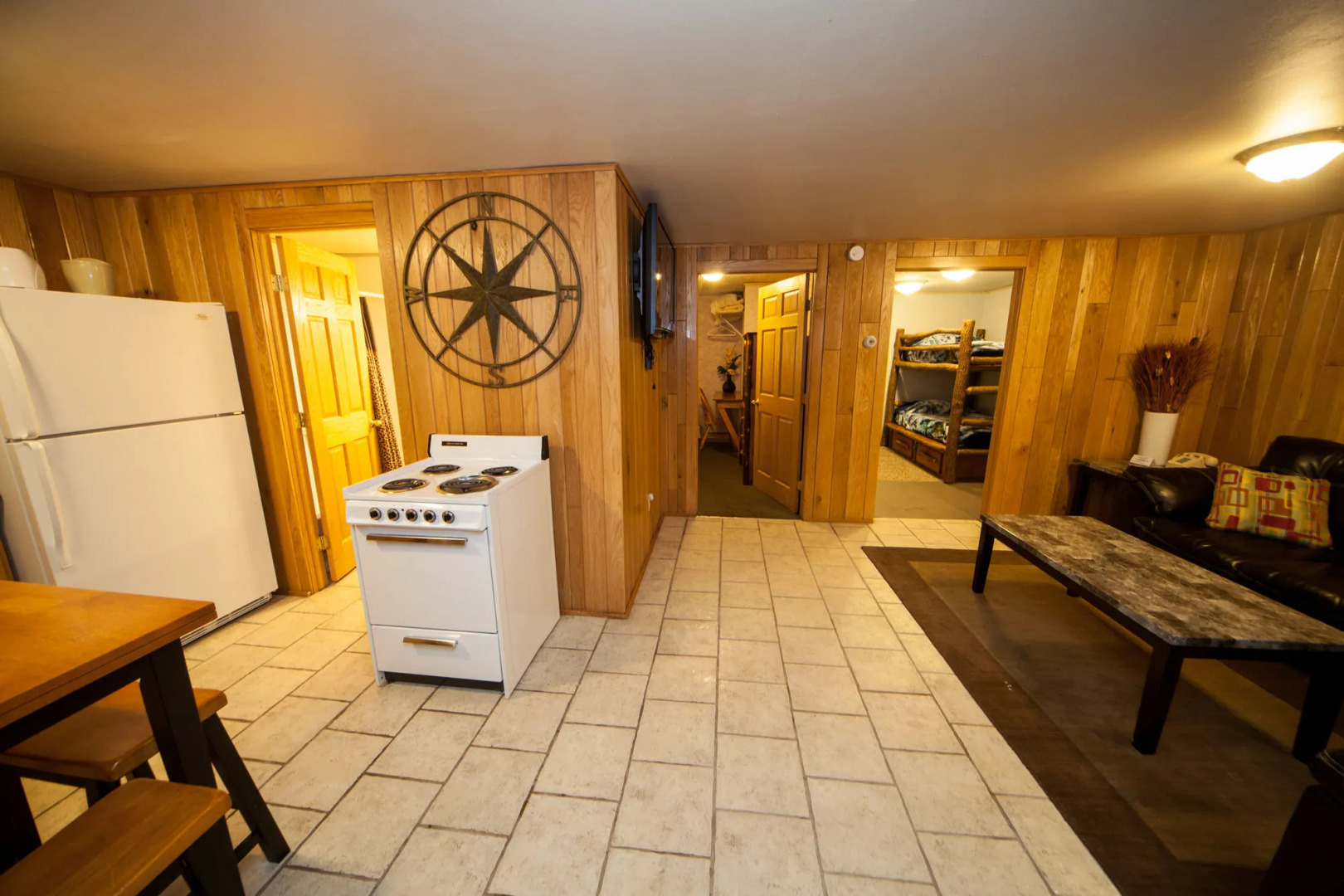 Log Cabin Lodge & Suites