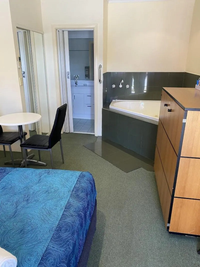 Paddle Steamer Motel