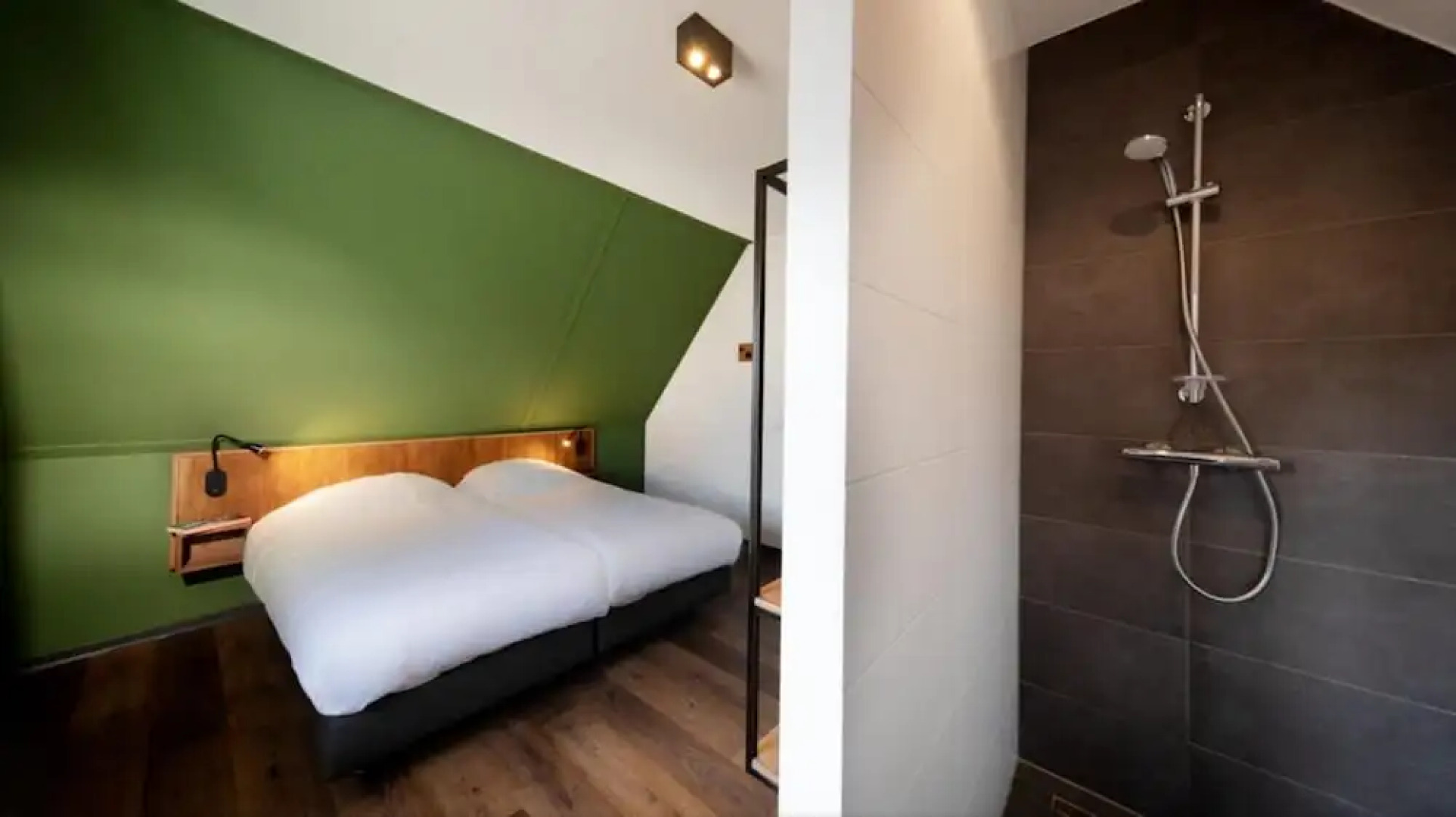 Premium Water 8p in Thorn