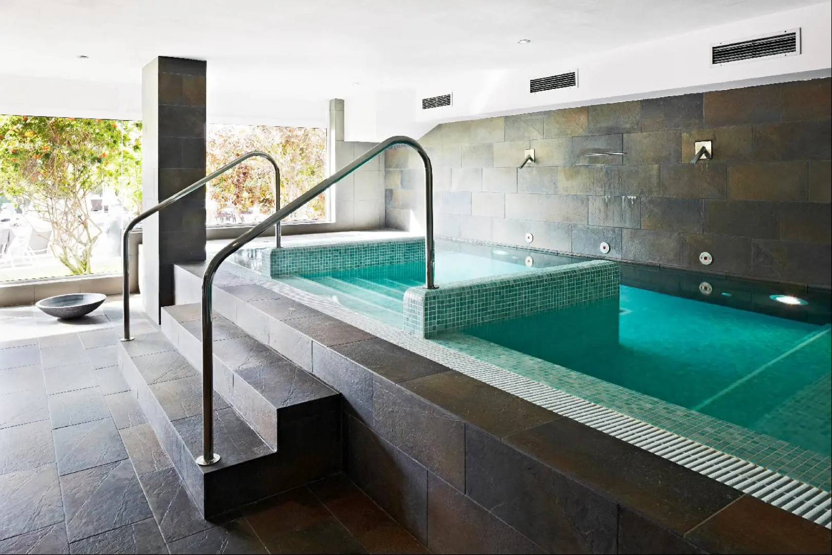 Coral Suites & Spa