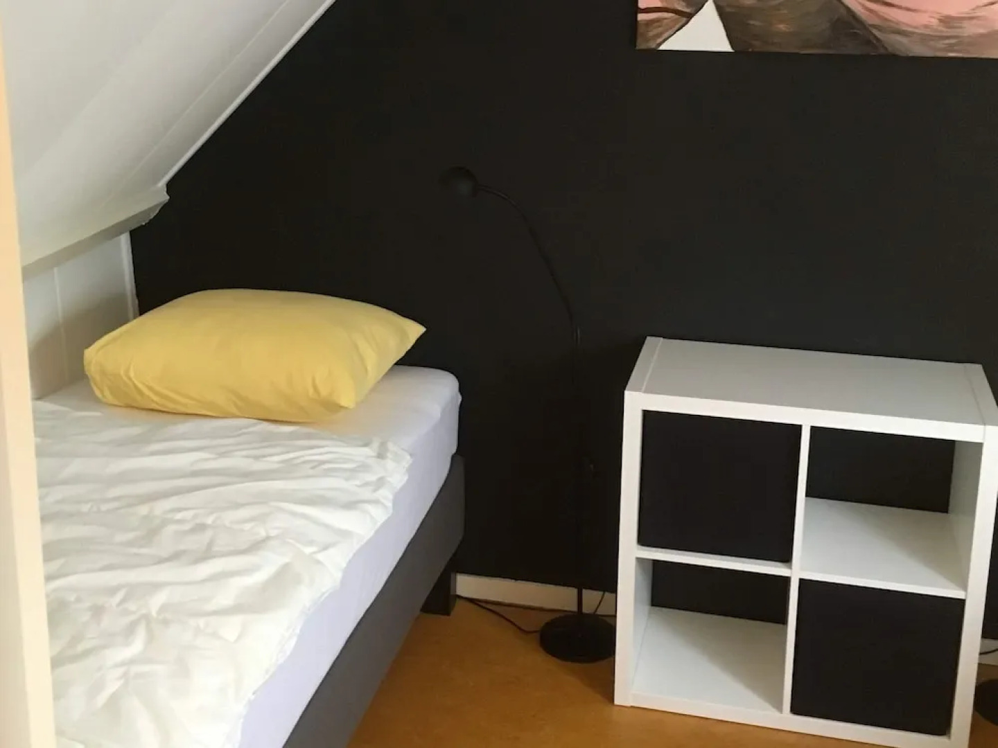 Charming 4-person Holiday Home in one of the Prettiest Spots of Ouddorp