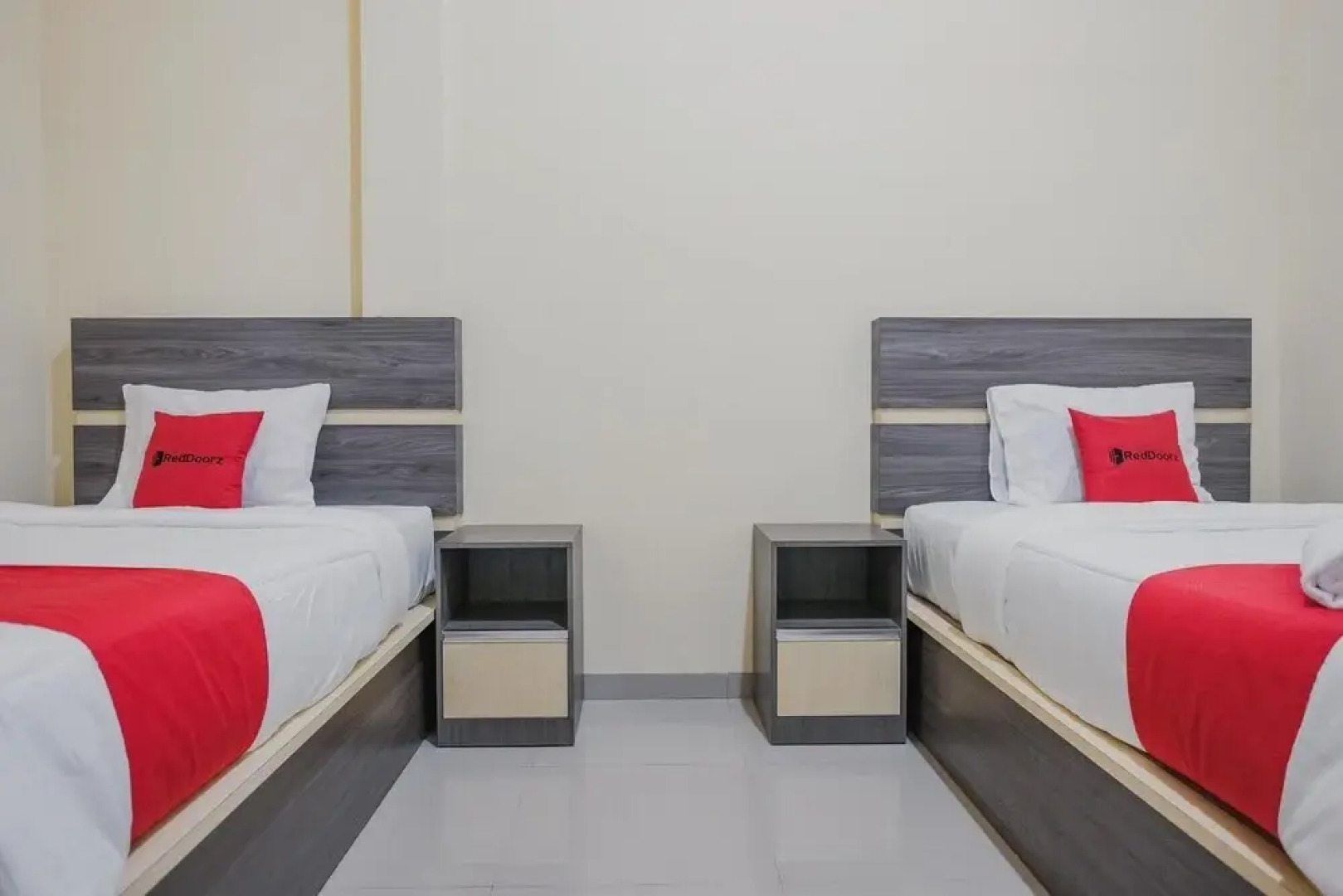 Hotel Umro by RedDoorz