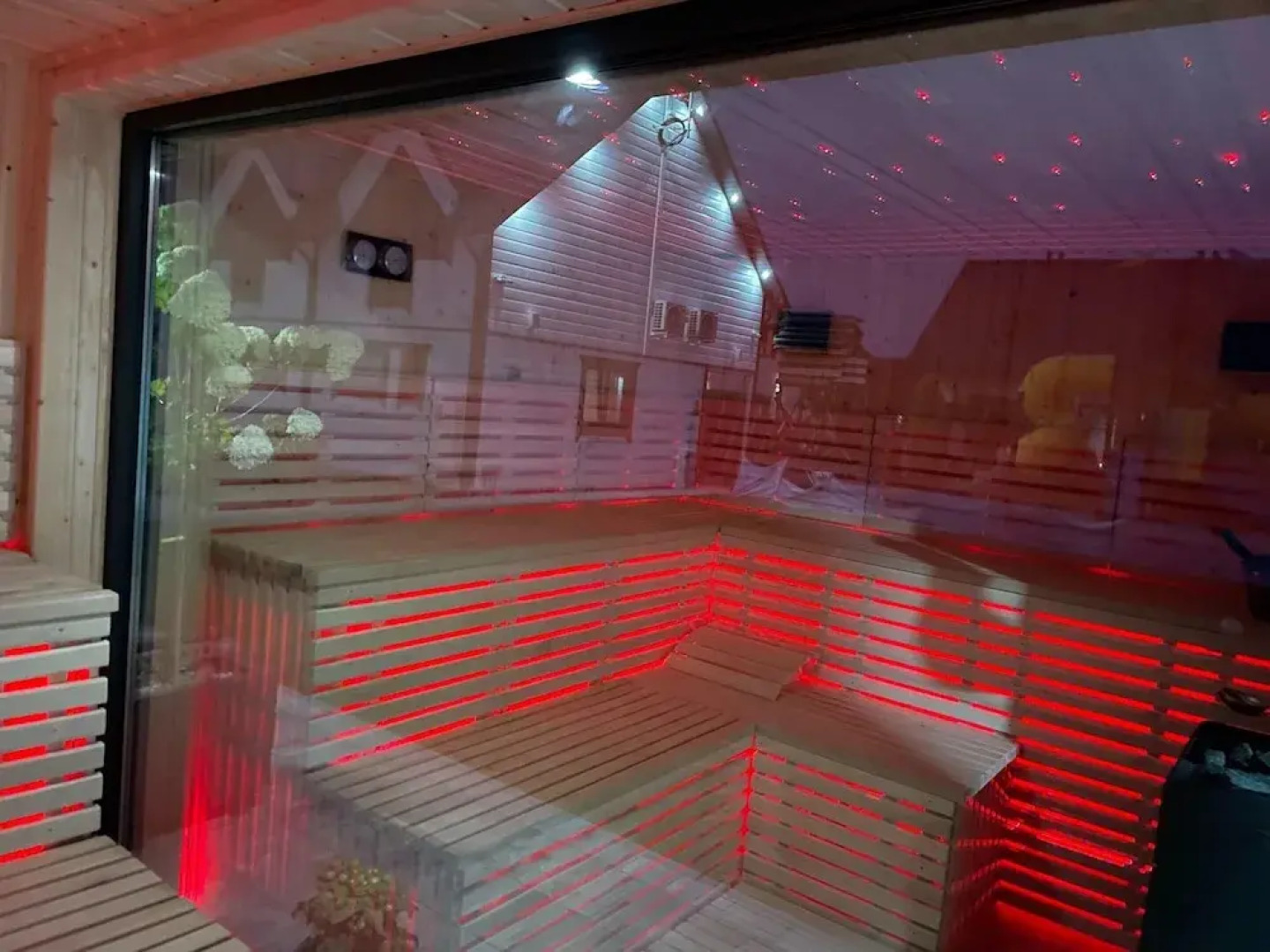 Large Holiday Homes Close to the Beach