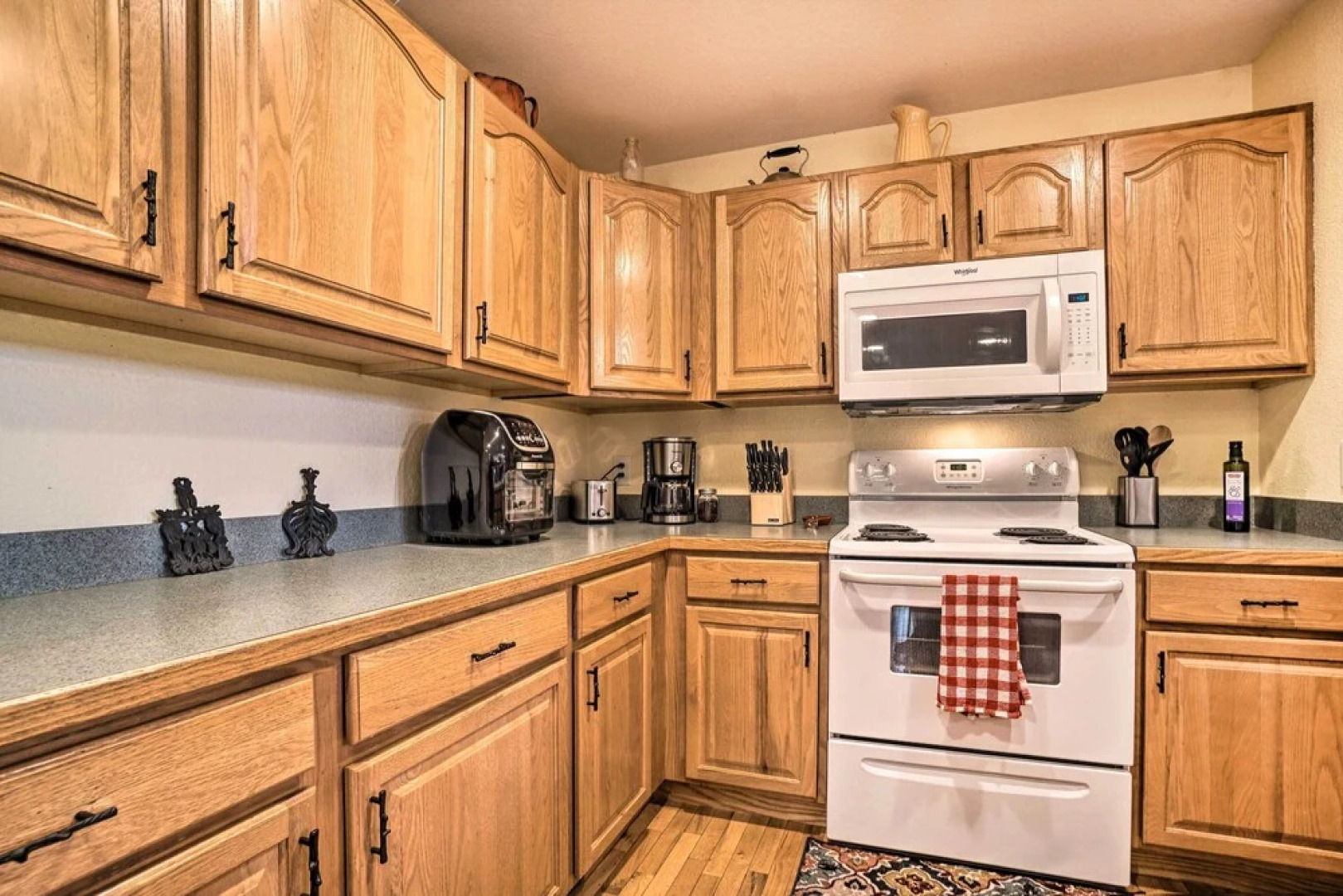 Hiawassee Cabin w/ Mtn Views < 1 Mi to Lake!