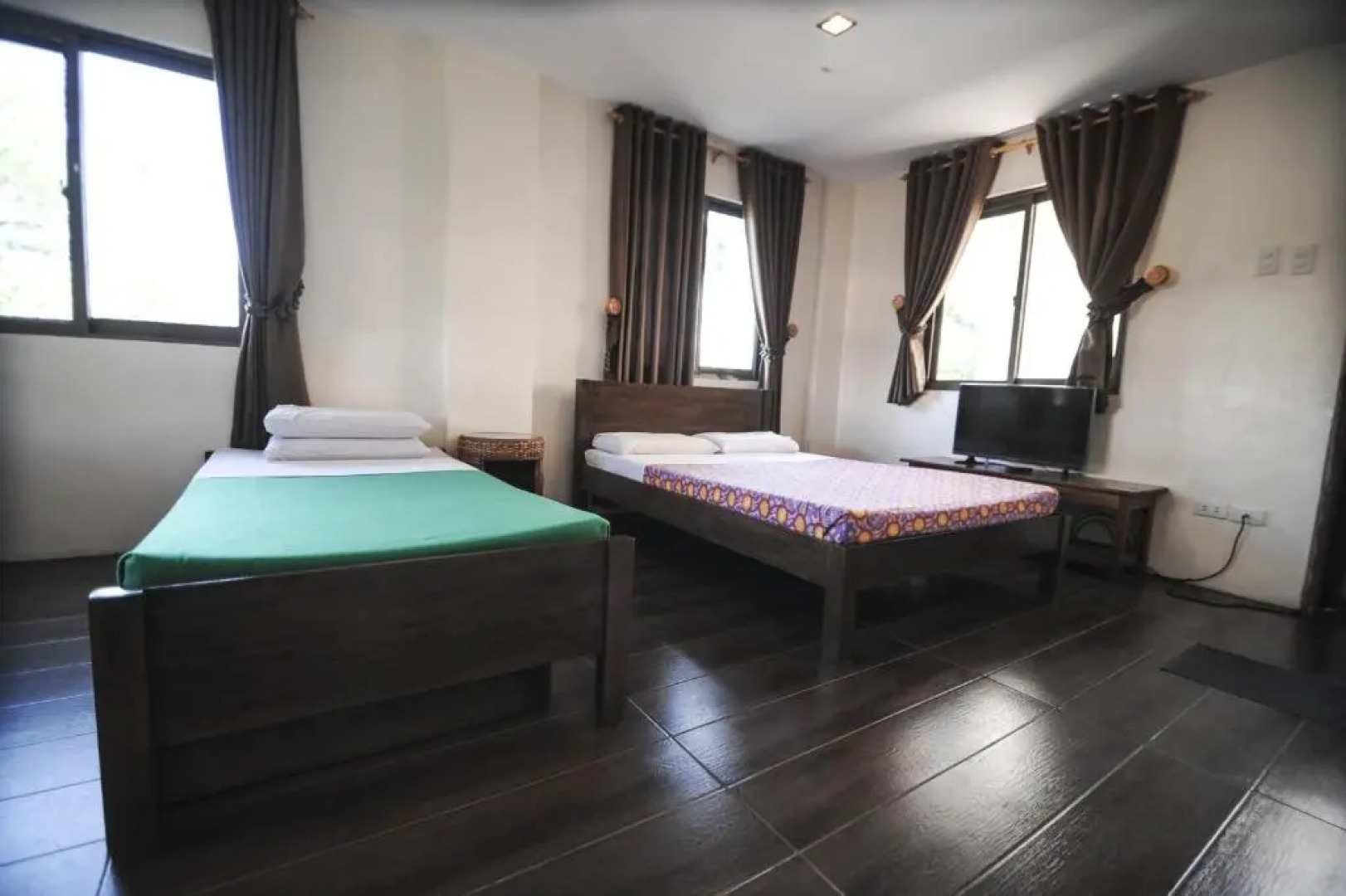 Pine Breeze Cottages