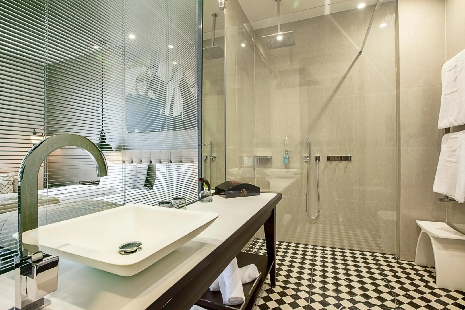 Quentin XL Potsdamer Platz Hotel