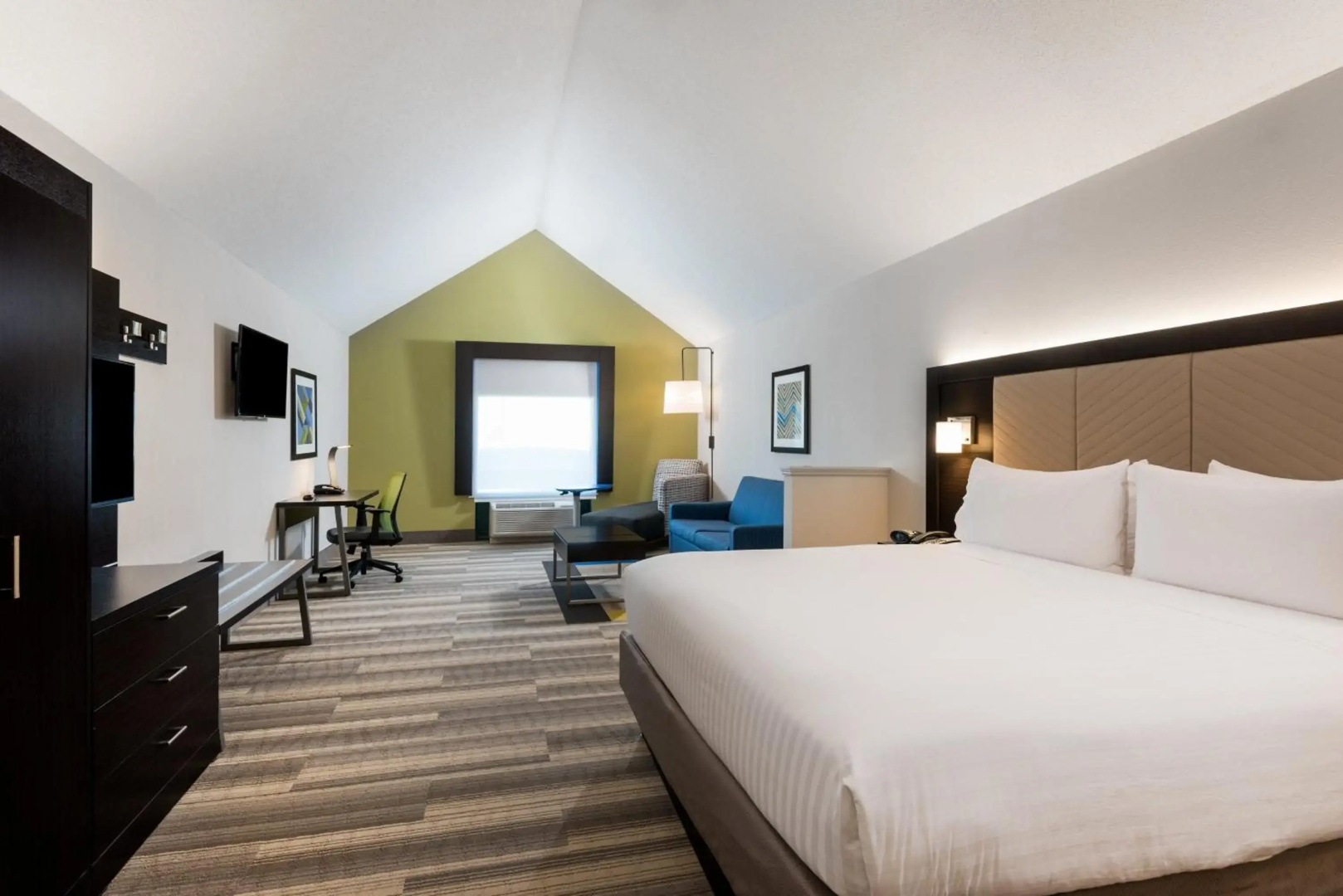 Holiday Inn Express & Suites Florence I-95 & I-20 Civic Ctr by IHG