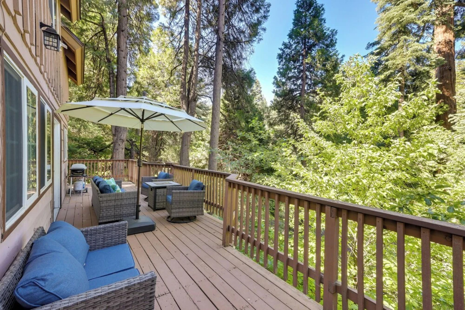 Stunning Getaway in Lake Arrowhead!