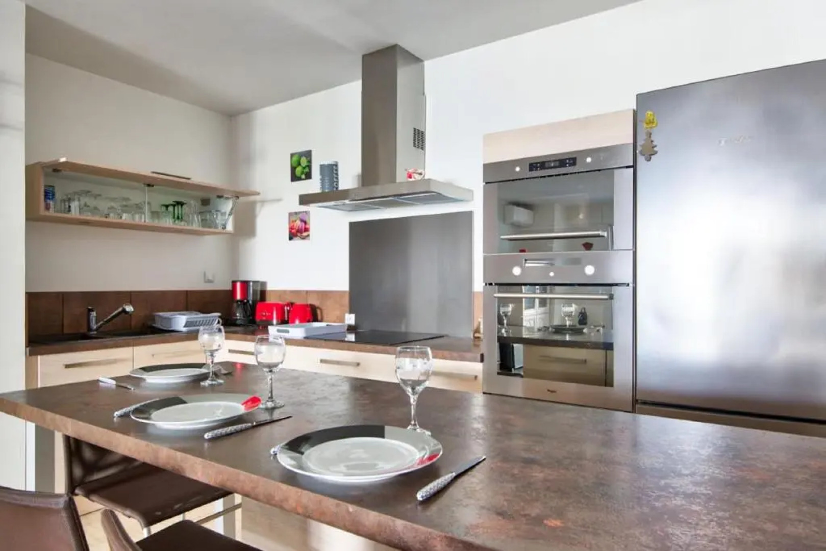 1br w AC and terrace in the heart of Toulon near train station Welkeys