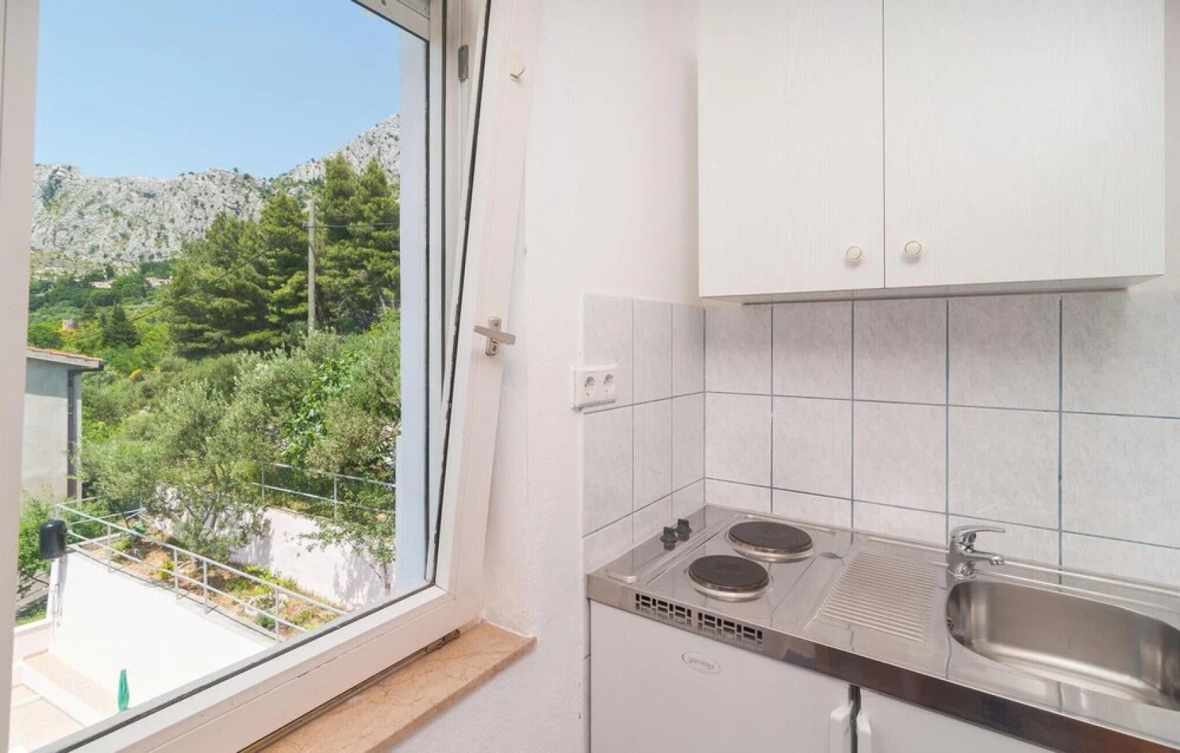 Beautiful Home in Omis With Wifi and 8 Bedrooms