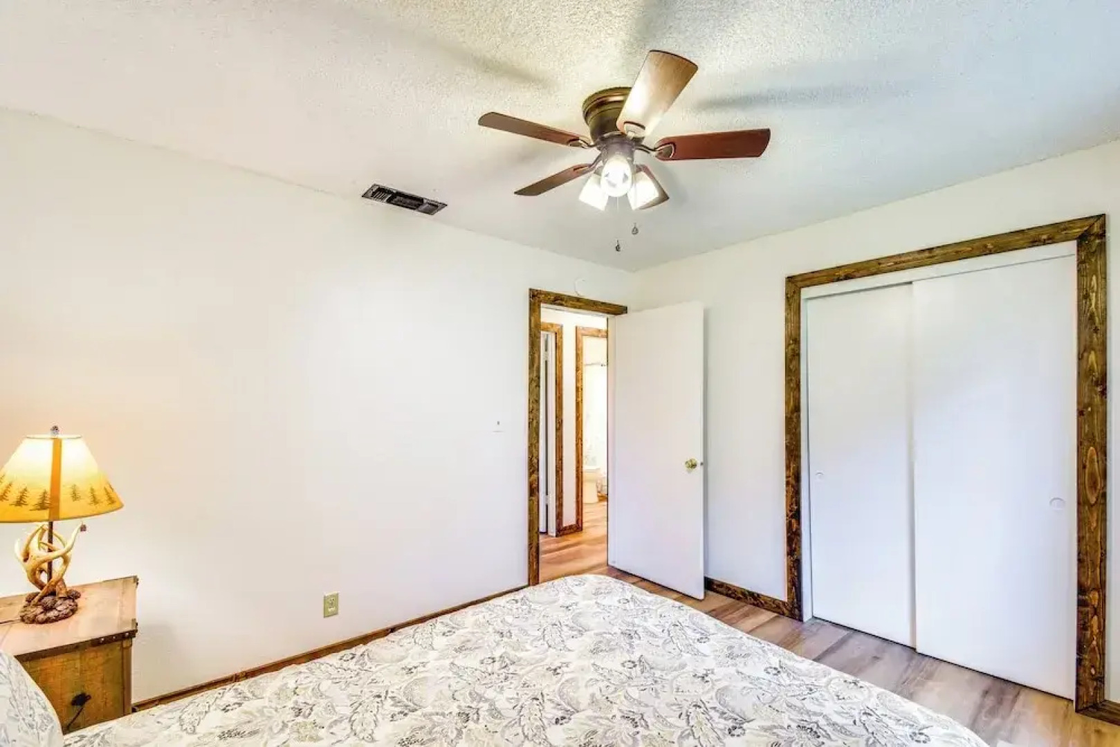 Sierra Serenity: Scenic Mtn Escape w/ Game Room