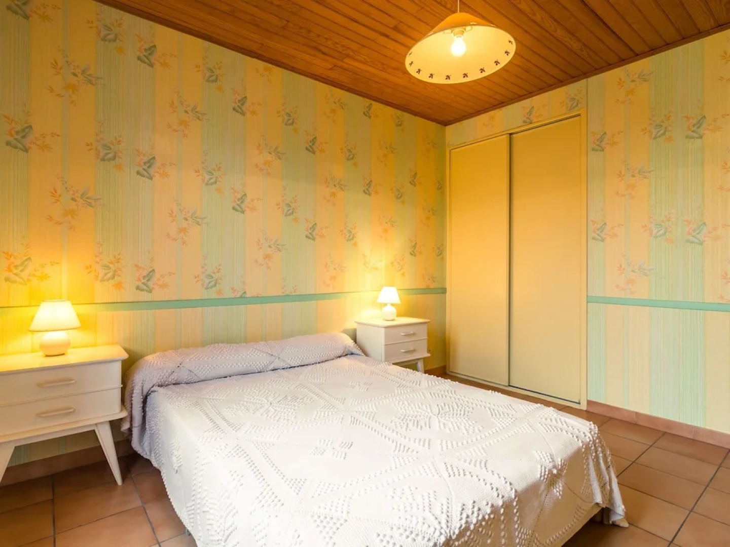 Cozy Holiday Home in Noves with Swimming Pool