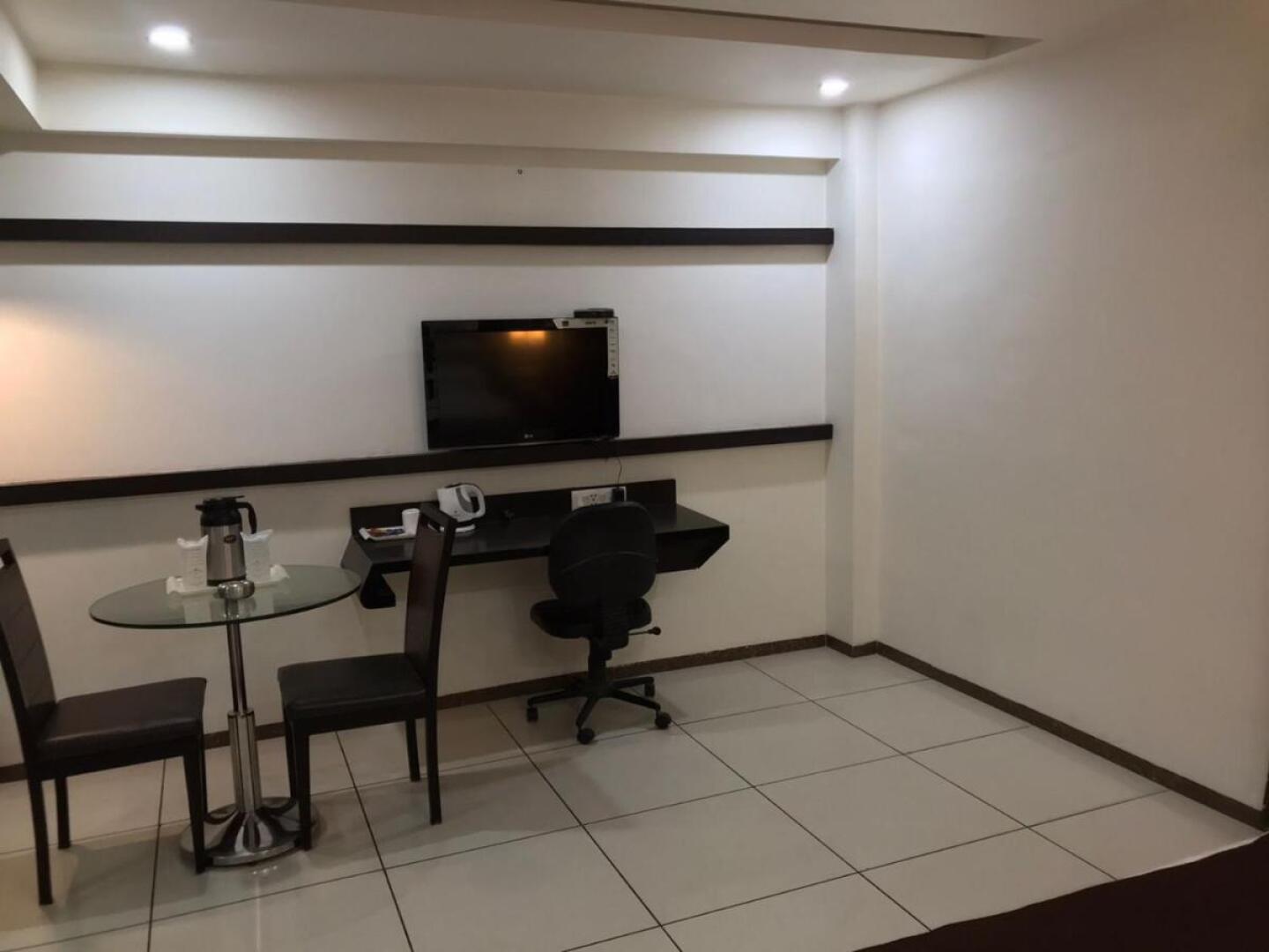 Pearl Hotel & Banquets