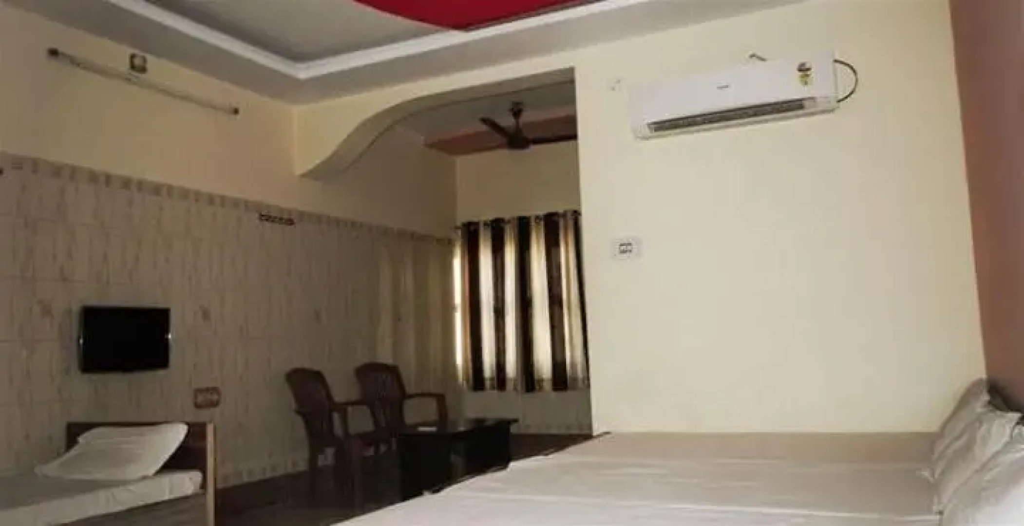 Hotel Poonam Palace