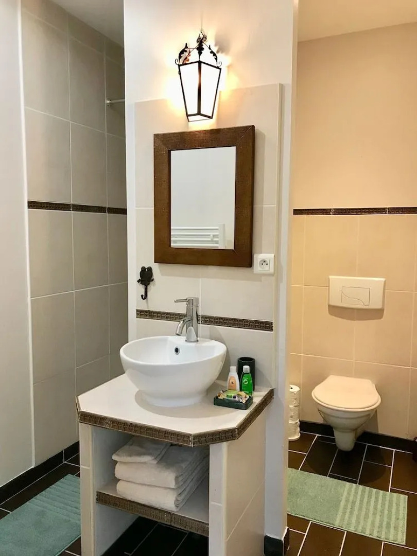 Sans Souci Bed and Breakfast with Restaurant