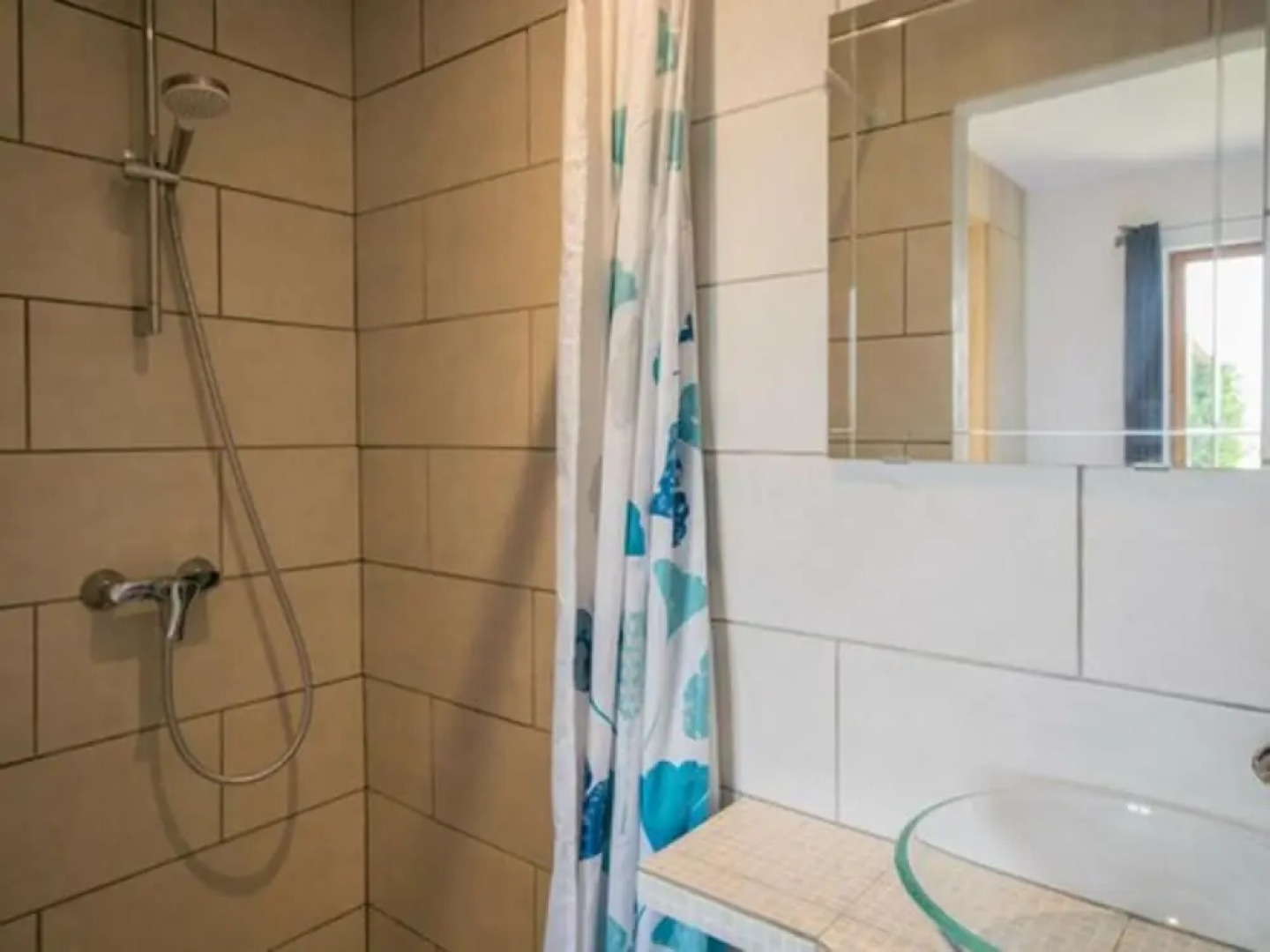 Modern Mansion With Swimming Pool, Terrace, Garden Furniture