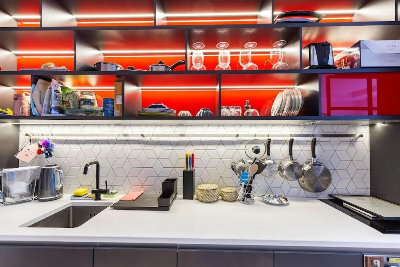 Stunning Studio With Decorated Interior in Poplar