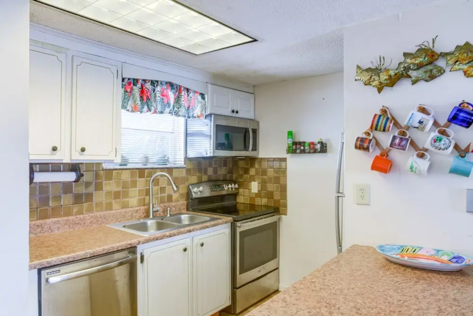 Beachfront Tavernier Abode w/ Balcony & Bay Views!