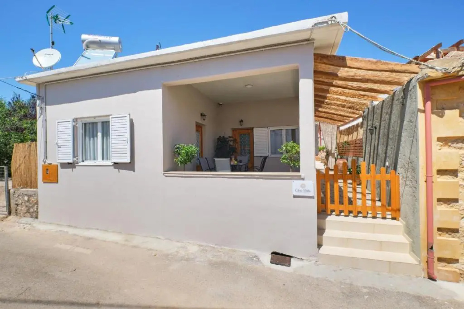 Chara Villas with 20m2 swimming pool-BBQ!